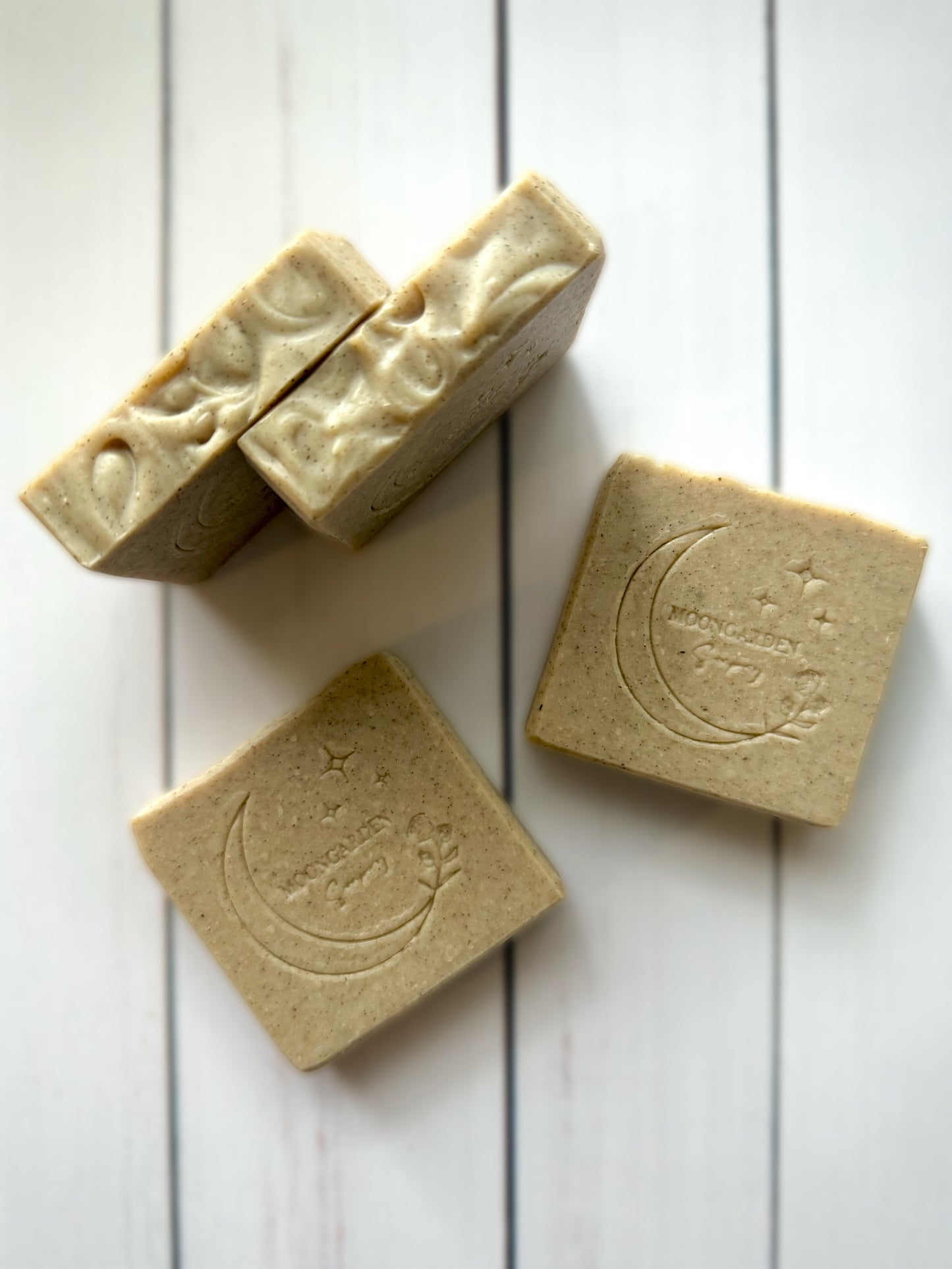 Chamomile and Dandelion Exfoliating Facial Bar